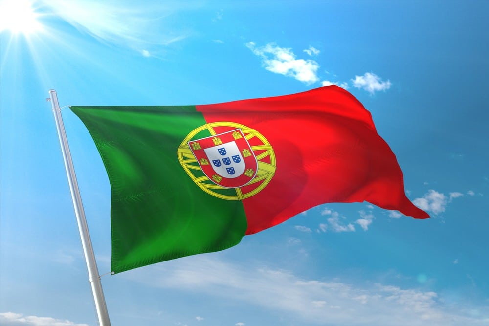 Bandeira de Portugal hasteada