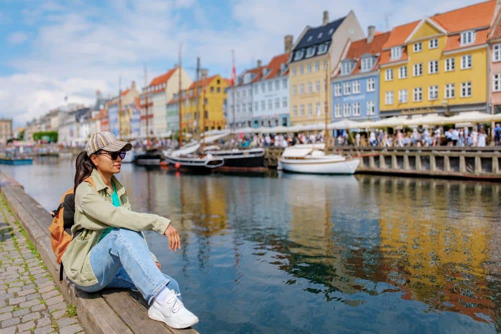 Pessoa em um dos melhores países para imigrar